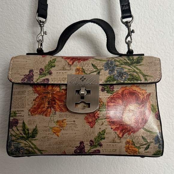 Patricia Nash Handbags - PATRICIA NASH Carisbrook leather crossbody bag